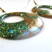 Green and gold molded earrings_2069 (800×600)